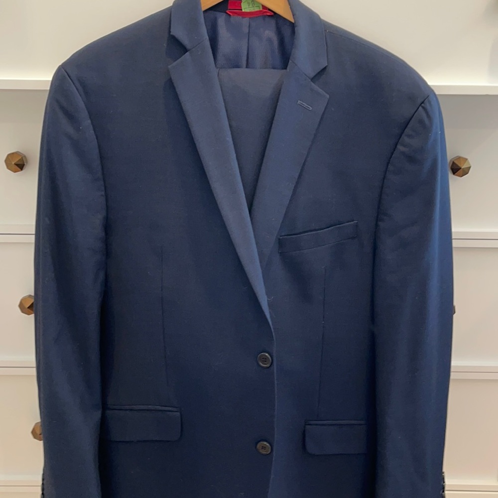 Men’s suit size 44R 38/32
